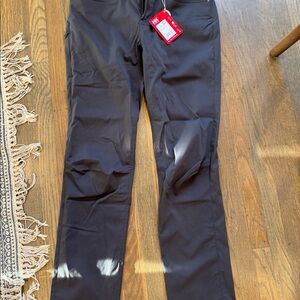 Helly Hansen men’s Holmen pant. Size medium. New with tags.